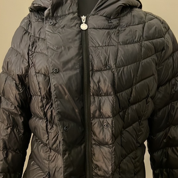 Calvin Klein - Picture 10 of 12